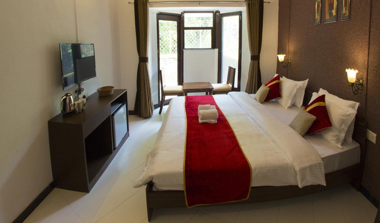 Velvet County Resort & Spa Lonavala Exteriör bild