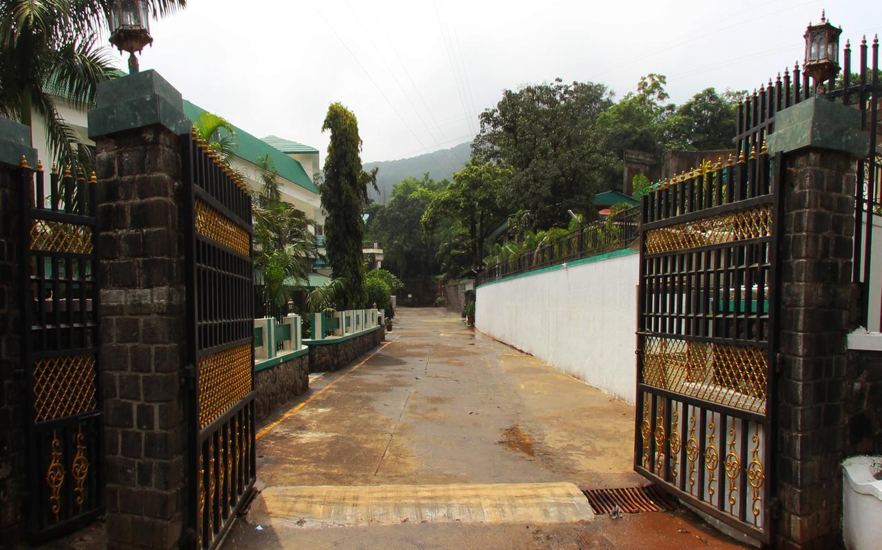 Velvet County Resort & Spa Lonavala Exteriör bild