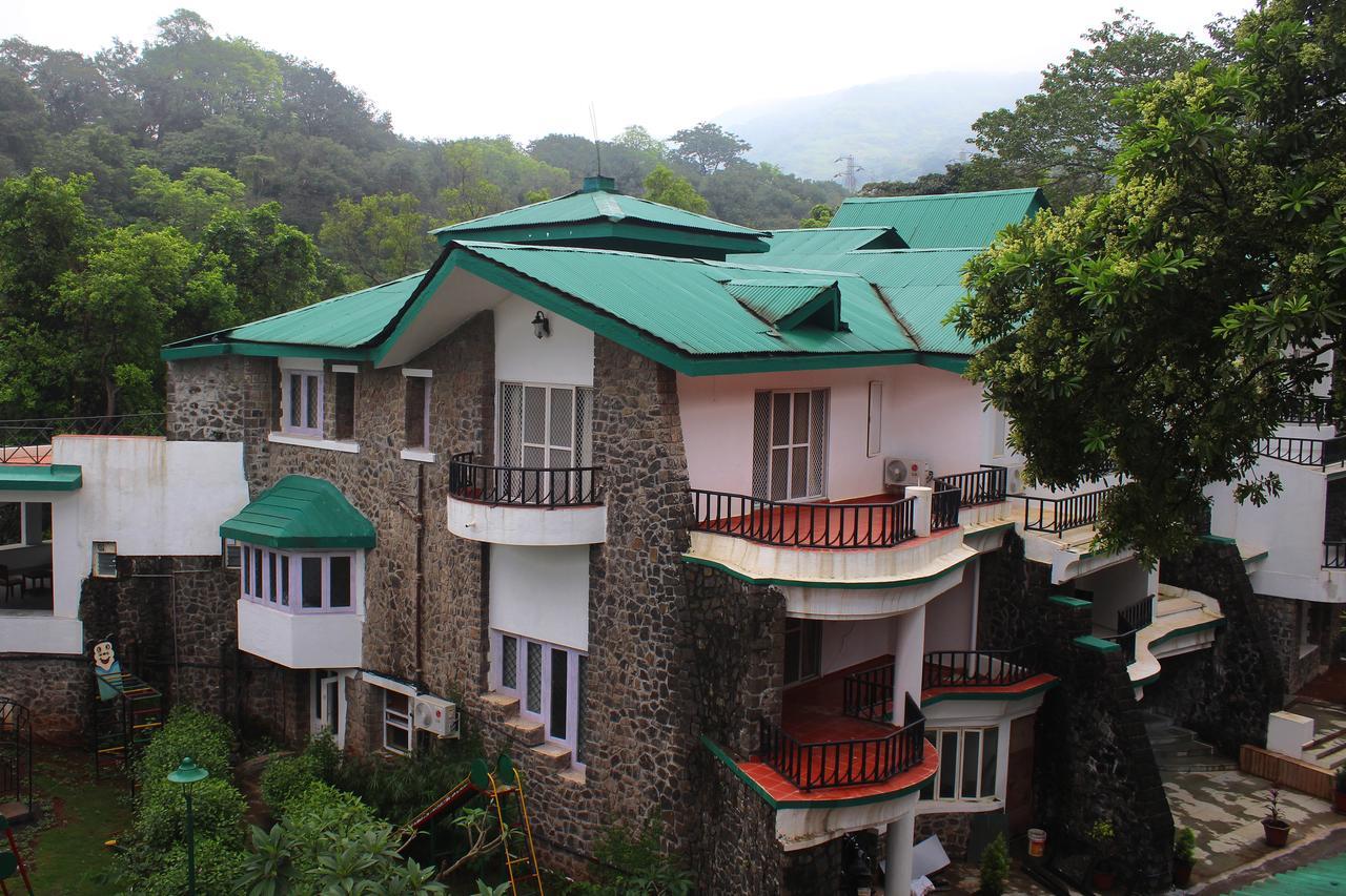 Velvet County Resort & Spa Lonavala Exteriör bild