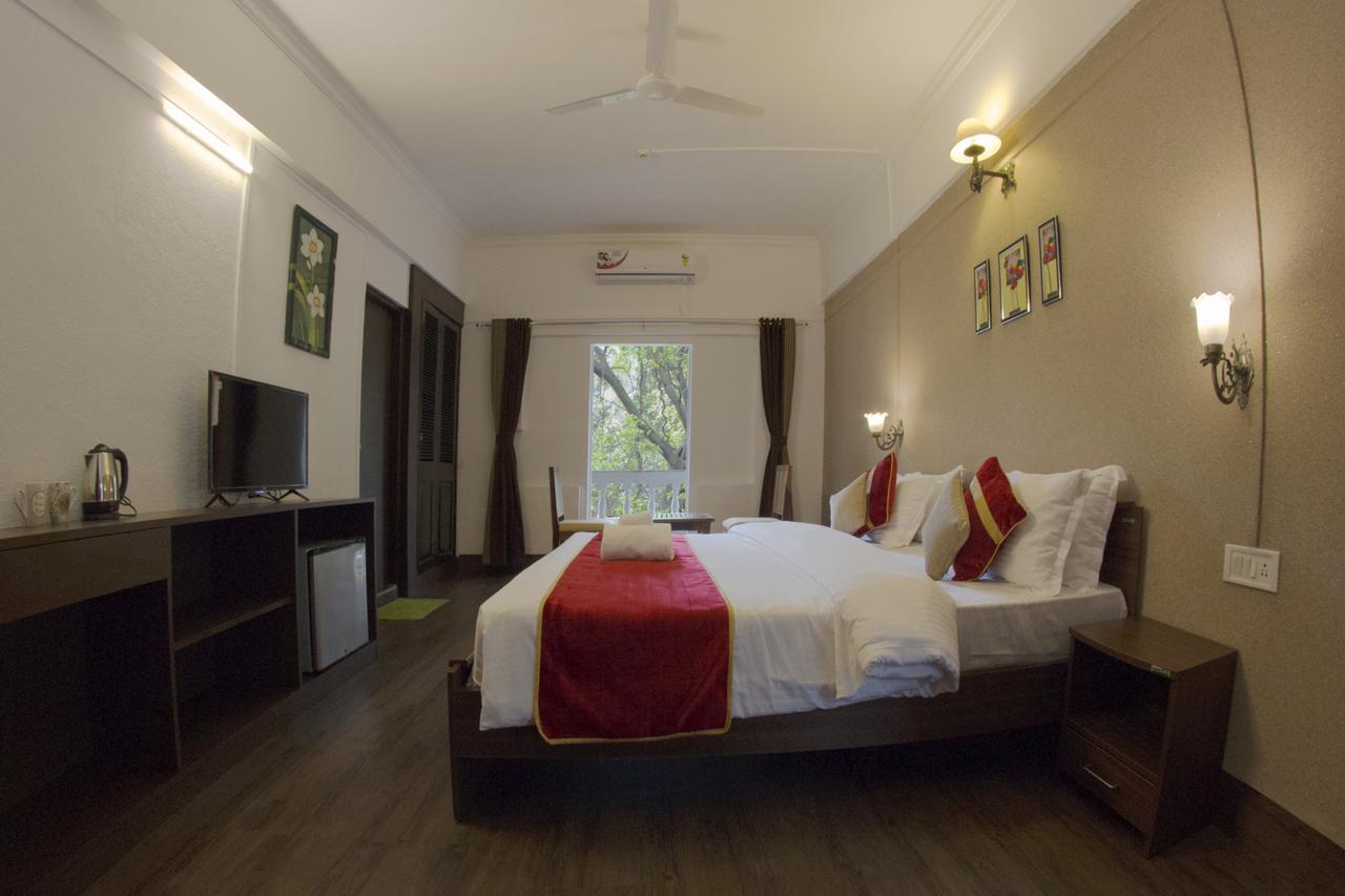 Velvet County Resort & Spa Lonavala Exteriör bild