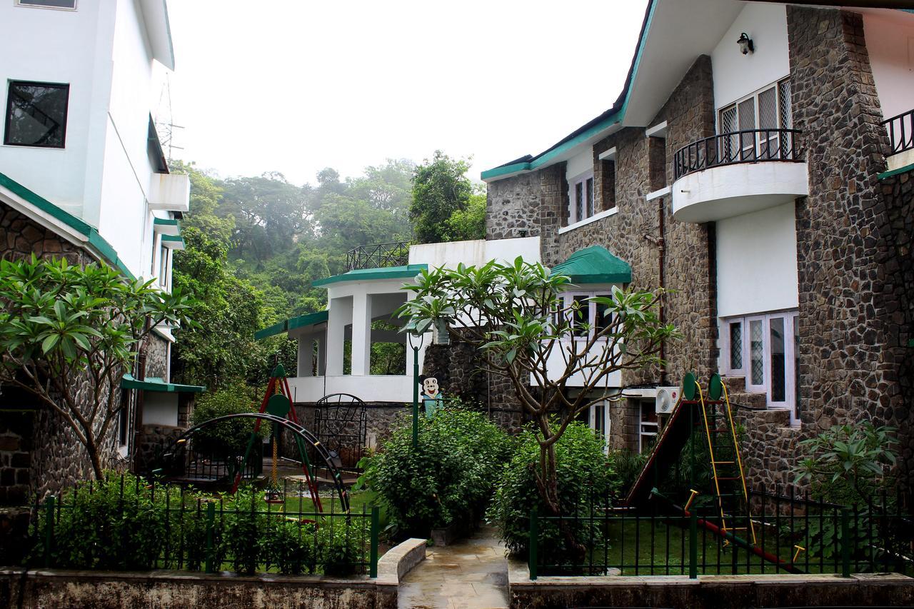 Velvet County Resort & Spa Lonavala Exteriör bild